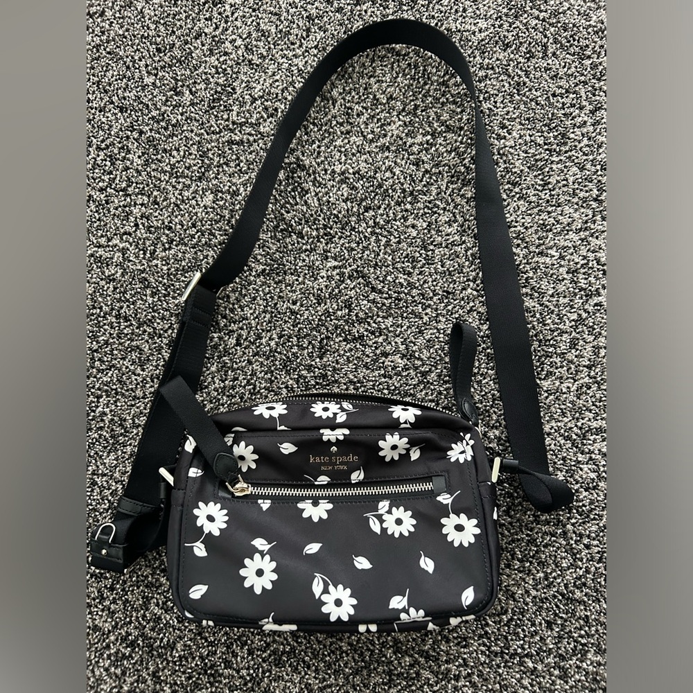 Kate Spade Daisy Camera Bag